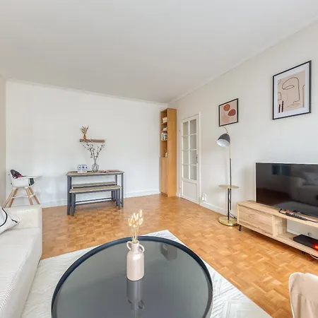 T3 10min From Orly Airport And 5min From Rer B Apartment